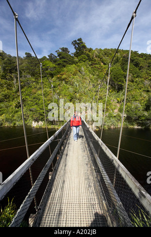 Brücke über den Kohaihai River Heaphy Track in der Nähe von Karamea Kahurangi Nationalpark Westküste Südinsel Neuseeland Stockfoto