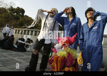 Cos spielen Zoku, Kostüm spielen Bande am Jingu Bashi in Harajuku, Tokyo, Japan Stockfoto