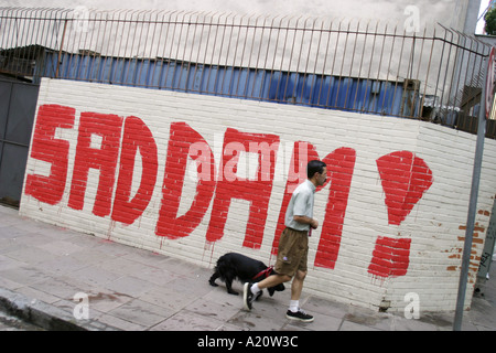 Graffiti, zur Unterstützung von Saddam Hussein, gemalt an der Wand, ein Zeichen der Unterstützung für die Ex Präsident des Irak, Porto Alegre, Brasilien Stockfoto