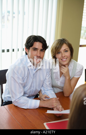 Paar Treffen mit Finanzberater Stockfoto