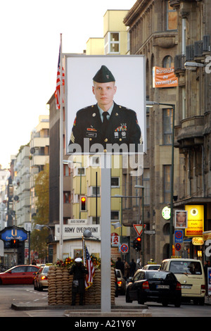 Checkpoint Charlie Gedenk Kontrollpunkt wo die Grenze zwischen Ost- und West-Berlin werden zum Stockfoto