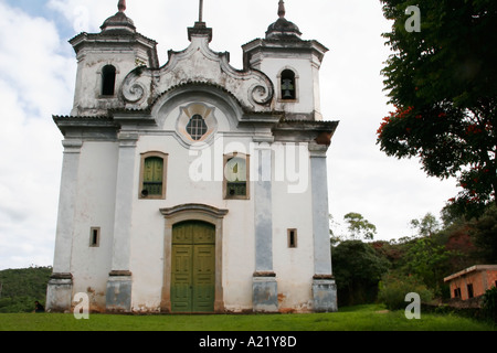 Kirche im kleinen Dorf in der Nähe von Belo Horizonte Minas Gerais Brasilien Südamerika Stockfoto