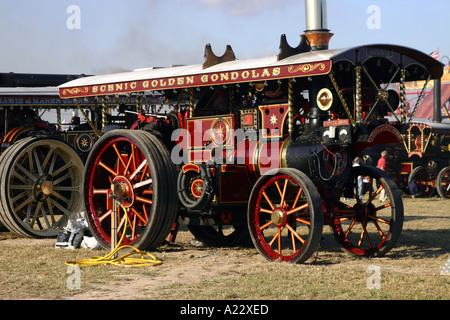 Burrell General Gough Showmans Straße Lokomotive Nr. 3888 dieser Art des Motors ließe sich bewegen und macht ein Messegelände fahren Stockfoto