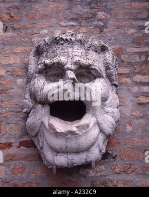 Stein Wasserspeier an Wand Venedig Italien Stockfoto