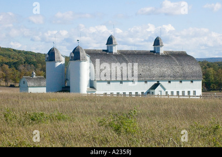 Große Scheune, die südlich von Glen Haven Michigan Highway 109 Stockfoto