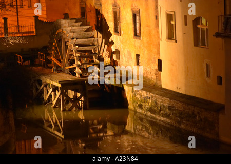 Grand Priory-Mühle bei Nacht über die Čertovka Prag Tschechische Republik Stockfoto