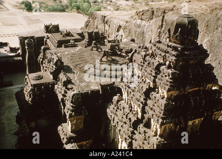 Höhle Nr. 16: Kailasa-Tempel.  Sicht nach hinten aus dem Südosten. Sikhara und schellte Mahal. Ellora, Aurangabad, Maharashtra, Indien. Stockfoto