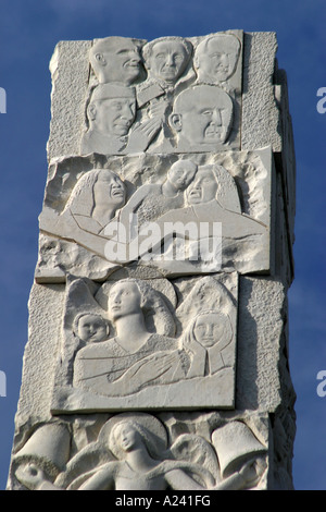 Detail von Mussolinis, Marconi, faschistische Architektur Obelisk im E.U.R Bezirk Rom Italien Stockfoto