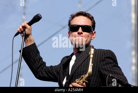 HOLLAND den Haag Benjamin Herman Frontmann von The New Cool Collective erklingt in der neuen Jahresveranstaltung Jazz im Park Stockfoto