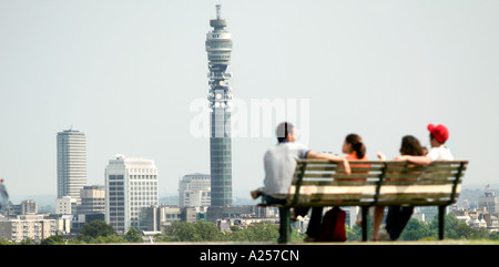 Primrose Hill mit der Londoner Skyline im Hintergrund. Abstand Fokus. Stockfoto