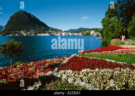 GÄRTEN AN DEN LUGANER SEE SCHWEIZ Stockfoto