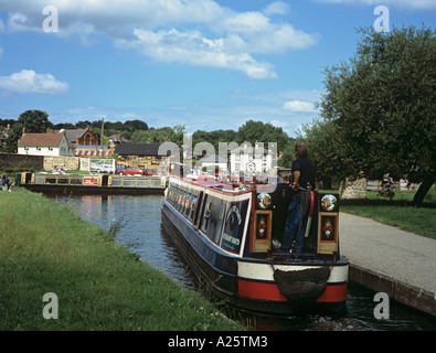 RESTAURANT enge Boot nähert sich Trevor Becken. Trevor Wrexham Nordwales UK Stockfoto