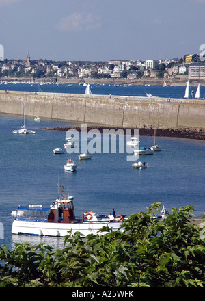 Panoramablick auf Saint Malo Port Sant San S Maloù Breton Bretagne Bretagne Ärmelkanal Westfrankreich Nordeuropa Stockfoto