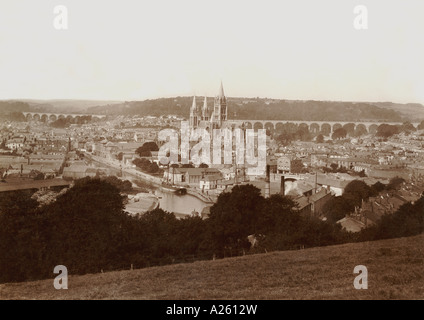 Anfang des 20. Jahrhunderts Ansicht von Truro Cathedral, Zitrone Quay und dem Eisenbahnviadukt von einer Position über die Parade in Truro, Cornwall, UK Stockfoto