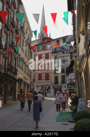 Charakteristischen Blick auf Backstreet Stadt Bayonne Centre Aquitaine Südwest-Frankreich Europa Stockfoto