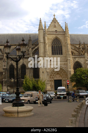 Panoramablick auf St. Michel s Kirche Bordeaux Aquitaine Südwest-Frankreich Europa Stockfoto