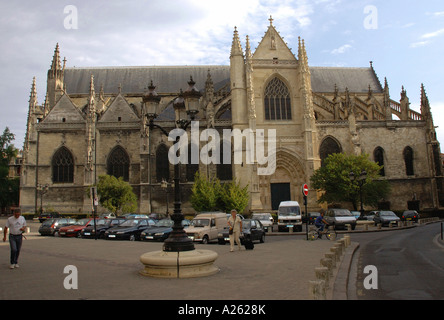 Panoramablick auf St. Michel s Kirche Bordeaux Aquitaine Südwest-Frankreich Europa Stockfoto