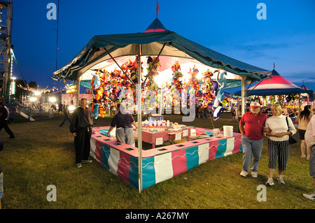 Öffentlichkeit beteiligt sich an Karneval Aktivitäten im Juli 4 Feier Stockfoto