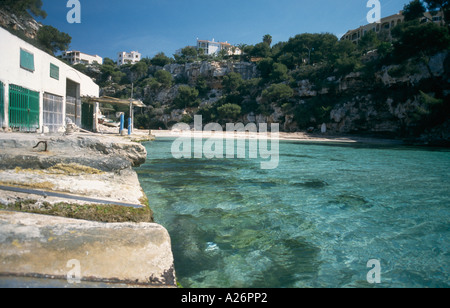 Idyllische grüne Wasser Bucht von Cala Pi Bucht Mallorca Spanien Stockfoto