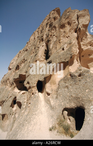 Entfernt alte Höhlenwohnungen in den Fels gehauenen, Burg, Uchisar, Kappadokien, Anatolien, Türkei, Asien Stockfoto
