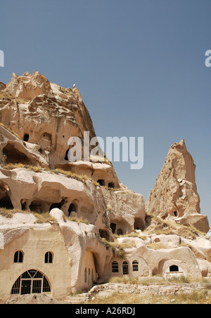 Entfernt alte Höhlenwohnungen in den Fels gehauenen, Burg, Uchisar, Kappadokien, Anatolien, Türkei, Asien Stockfoto