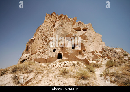 Entfernt alte Höhlenwohnungen in den Fels gehauenen, Burg, Uchisar, Kappadokien, Anatolien, Türkei, Asien Stockfoto