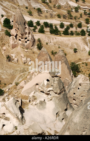 Entfernt alte Höhlenwohnungen in den Fels gehauenen, Burg, Uchisar, Kappadokien, Anatolien, Türkei, Asien Stockfoto