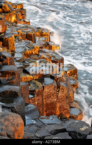 Basaltsäulen von der Kristallring Causeway, Londonderry, Nordirland Stockfoto