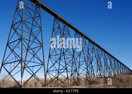 High Level Train Bridge über den Old Man River in Lethbridge Alberta im Frühwinter historisches Ereignis in Alberta, Kanada Stockfoto