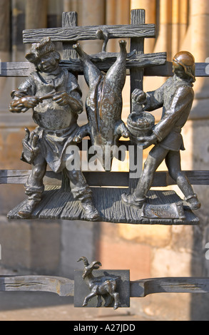 Bronze-Miniaturen von Jaroslav Horejc am St.-Veits-Kathedrale Prag Tschechische Republik Stockfoto