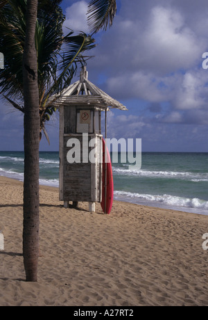 Rettungsschwimmer-Turm auf dem Strand von Fort Lauderdale Florida Vereinigte Staaten Stockfoto