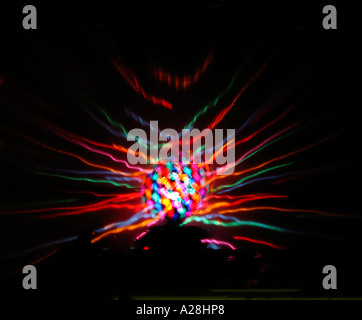 Disco-Kugel Licht mit slow-Shutter Unschärfe-Effekt Stockfoto
