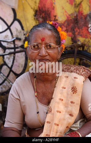 Markt-Händler verkaufen frische Muscheln Mapusa Stadt Goa Indien Stockfoto