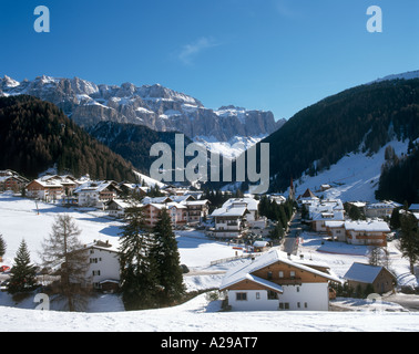 Blick über das Resort von Selva Val Gardena (angeschaft), Italienische Alpen, Dolomiten, Italien Stockfoto