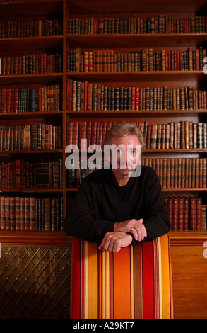 TV-Moderator Noel Edmonds abgebildet im Lucknam Park Hotel in Wiltshire Stockfoto