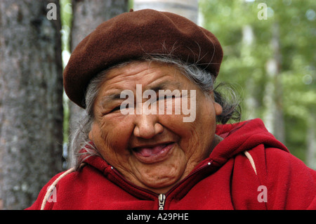 Alte einheimische Cree Dame Mistissini Reservierung neben James Bay Quebec Stockfoto