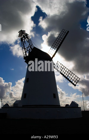 Windmühle auf der Strandpromenade. Lytham, Lancashire, Vereinigtes Königreich. Stockfoto