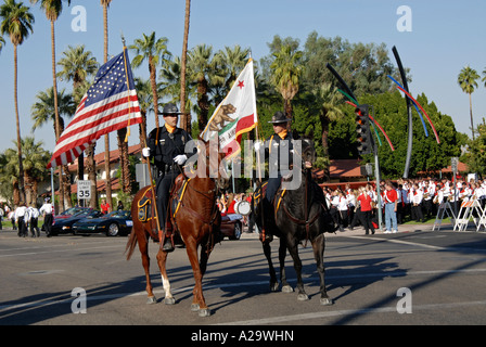 Montiert Polizei führen nach Hause kommenden Queen-Parade, Palm Springs, Kalifornien. Stockfoto