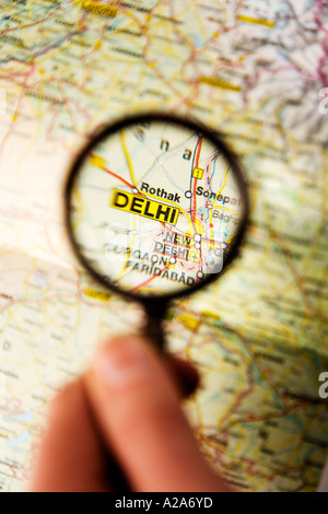 Karte von neu-Delhi unter der Lupe Stockfoto