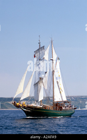 33 Meter das 1981 irischen gebaute Segel training Schiff Asgard II gesehen bei Weymouth Harbour Dorset England UK Stockfoto