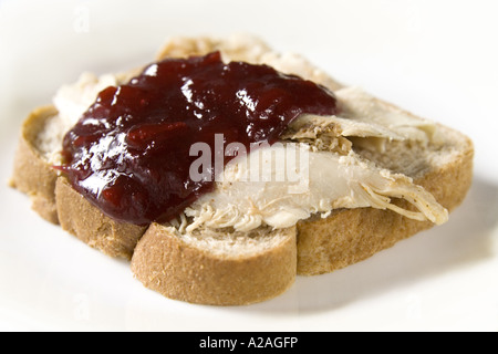 Übrig gebliebene Türkei Sandwich mit Preiselbeersoße Stockfoto