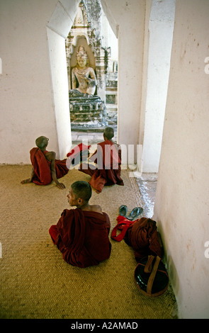 Myanmar-Burma zentrale Bagan heidnischen Religion Mönche im Gawdawpalin Tempel Stockfoto