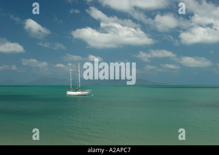 Thailand Ko Samui North Coast Bo Phut Yacht ankern in Türkis Meer Stockfoto