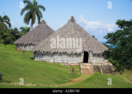 Häuser in Reproduktion Taino-Indianer-Dorf, Chorro de Maita Banes, in der Nähe von Guardalavaca, Provinz Holguin, Kuba Stockfoto