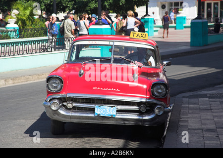 Klassische rote Chevrolet Taxi, Santiago De Cuba, Kuba Stockfoto