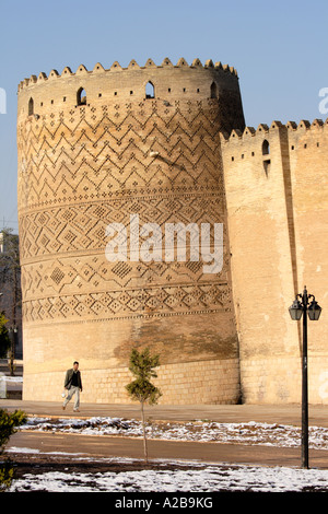 Der schiefe Turm von Arg-e Karim, auch genannt die Zitadelle von Karim Khan, Shiraz, Iran Stockfoto