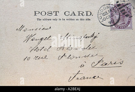 1890 Postkarte von London nach Paris Adresse mit lila einen Cent Briefmarke Stockfoto