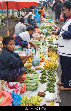 Gemüse auf dem Markt verkauft werden Stockfoto