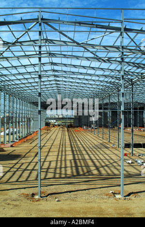 Structural Steel frame errichteten & wartet auf Einbau von Betonplatte und Dacheindeckung für die Entwicklung neuer Lager Stockfoto