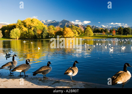 Mt Olympus und den Wasatch Mountains von Sugarhouse Park in Salt Lake City in Utah Stockfoto